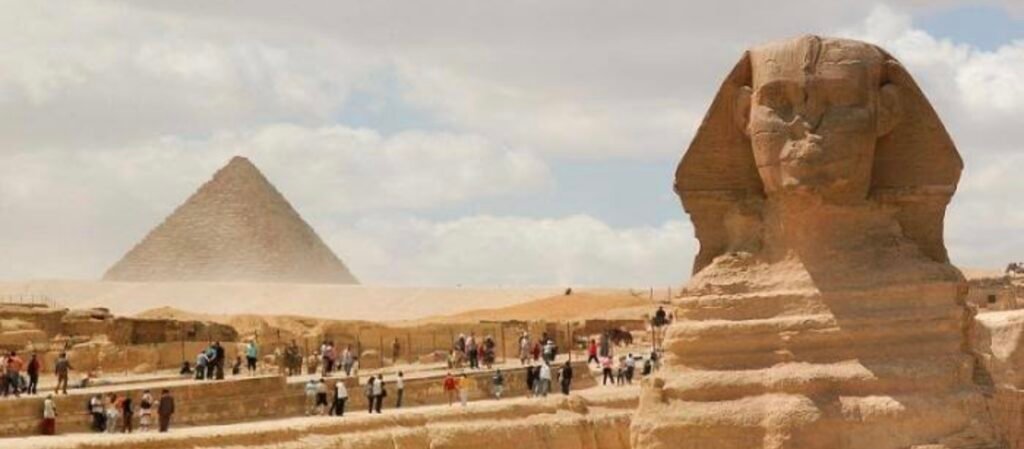 **”مصر ومستقبل السياحة: التحديات والطموحات في عصر التغيير”**
