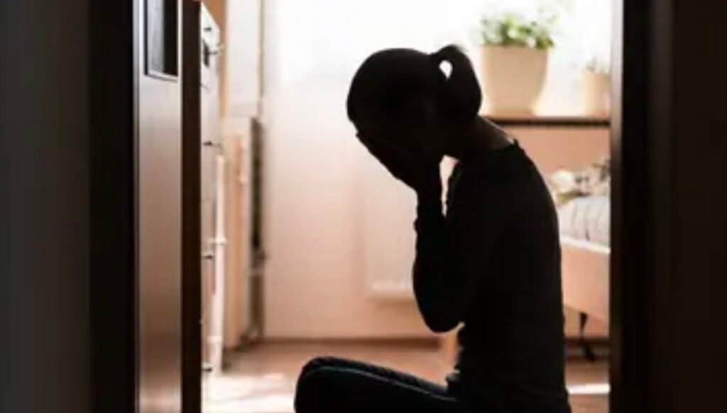 مش ملزم أصرف عليكي ..أب يطرد ابنته الوحيدة بعد زواجه
