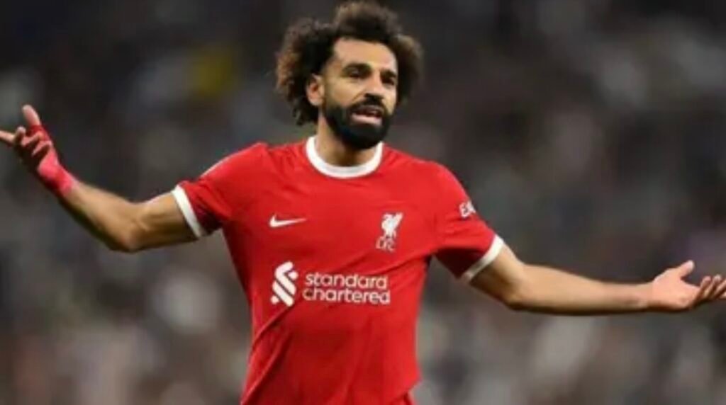 أسطورة ليفربول: صلاح سيعاني ويجب استبداله
