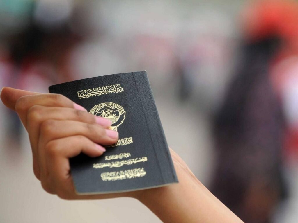 بينهم عرب.. الكويت تسحب الجنسية من 78 شخصا….