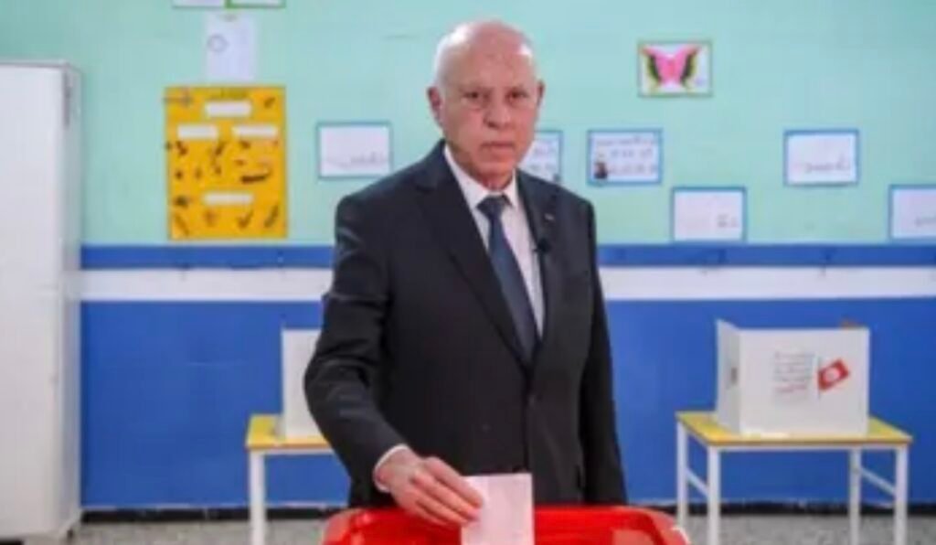 قبل الانتخابات.. قيس سعيد يجري تعديلا وزاريا واسعا