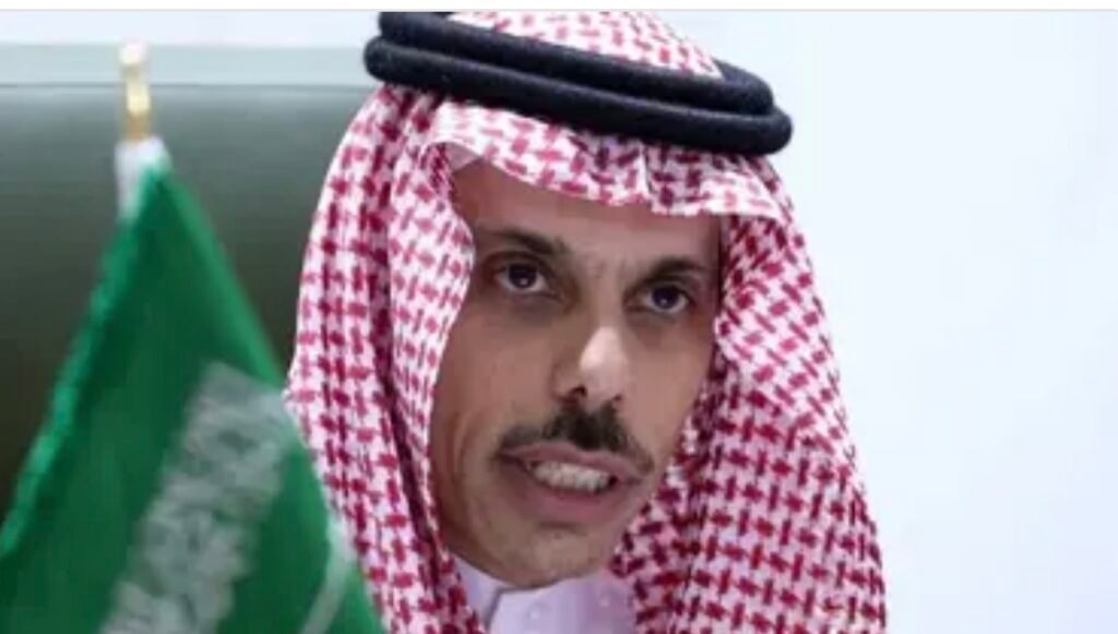 وزير الخارجية السعودي يتصل بنظيره الإيراني