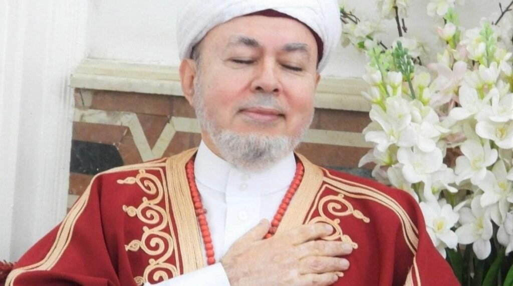 «الشيخ التجاني والشابة خديجة».. هل هزت صاحبة العيون المُلونة هيبة الرجل الصوفي؟…