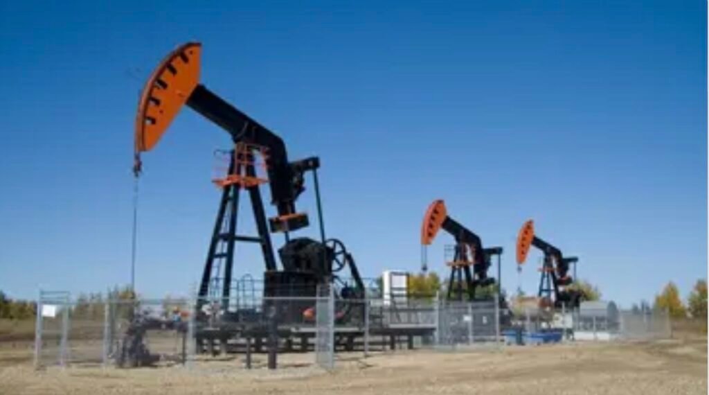 **Brent Crude Futures Drop Over 5% as Libya Crisis Nears Resolution**