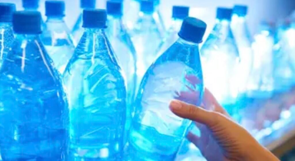 “BPA”.. تهديد صحي خفي خطر على زجاجات المياه