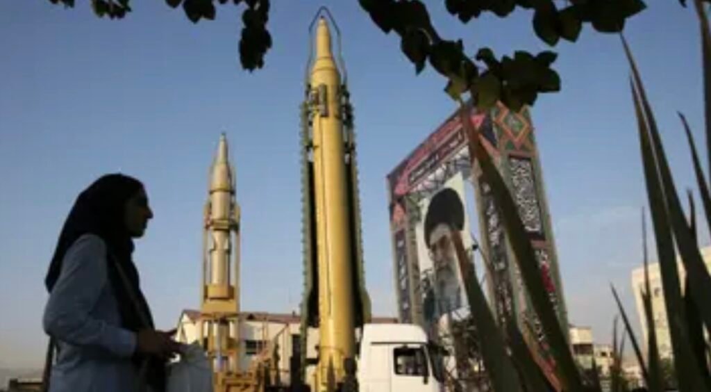 كييف تهدد طهران بعواقب مدمرة.. وإيران تنفي إرسال أسلحة لموسكو