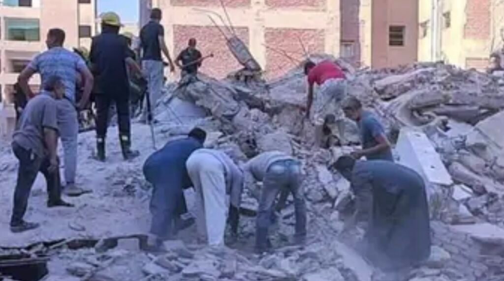 انهيار عقار بالقاهرة.. البحث عن مفقودين تحت الأنقاض