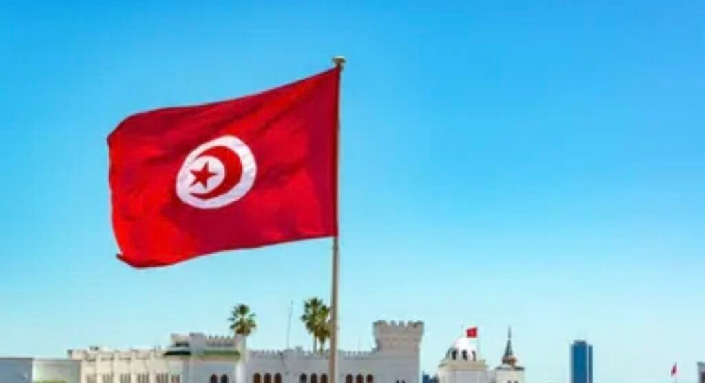 فيتش” ترفع التصنيف الائتماني لتونس إلى “+CCC”