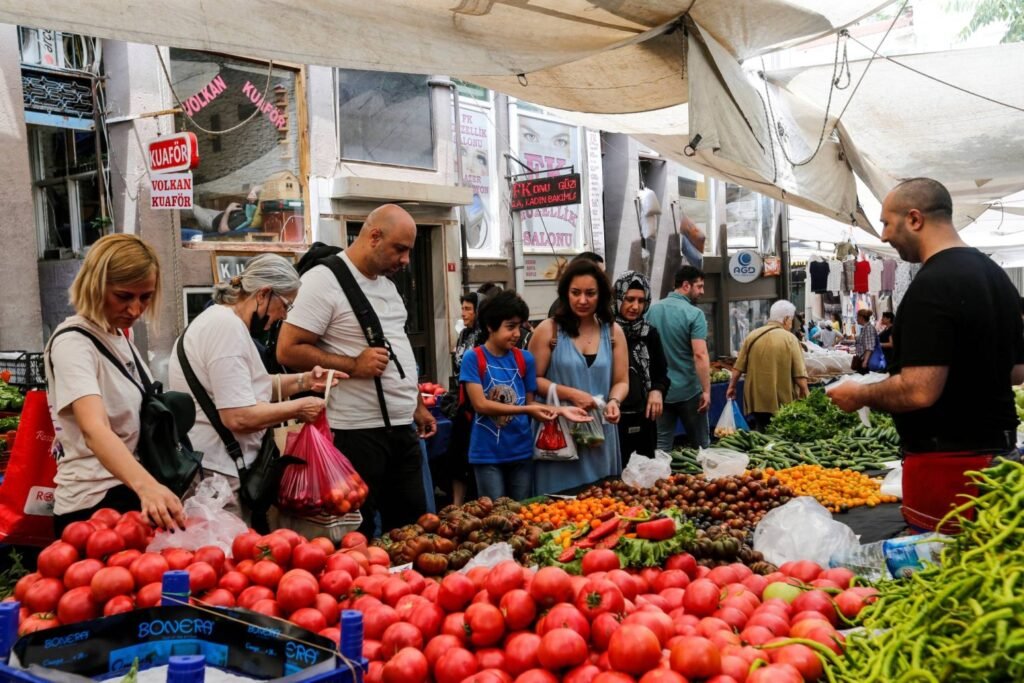 رغم ارتفاع الأسعار.. التضخم في تركيا ينخفض لأقل من 50% في سبتمبر..