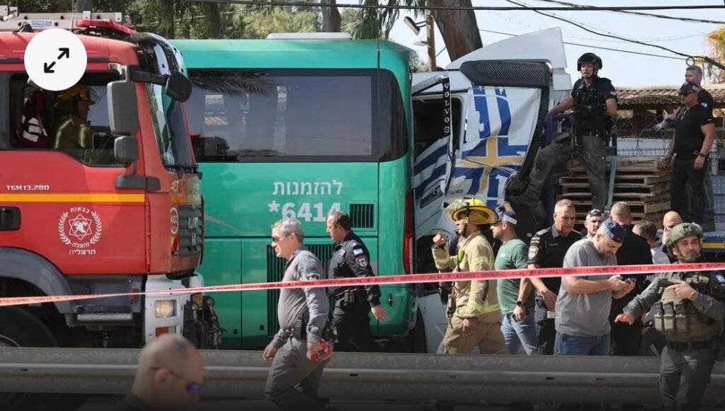 حادثا دهس وطعن بتل أبيب والقدس.. مقتل 6 وجرح العشرات بينهم حالات خطيرة
