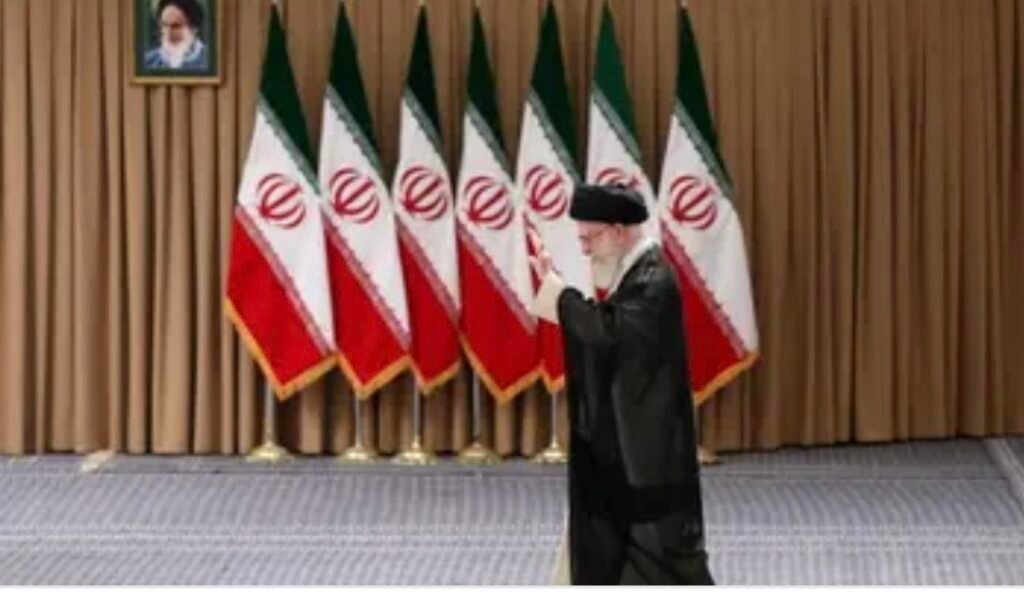 خامنئي: أميركا وأوروبا أصل المشاكل والحروب
