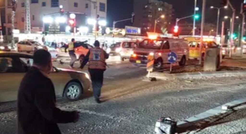 6 جرحى في هجمات بالسكين في وسط إسرائيل و”تحييد” المنفذ