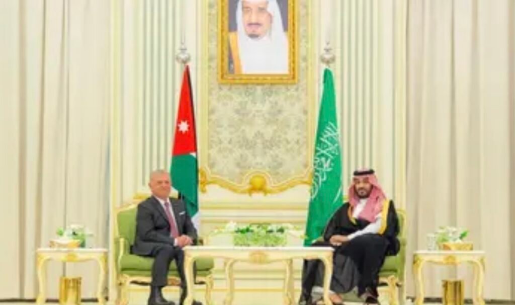 ولي العهد السعودي وملك الأردن يشددان على مواصلة تقديم المساعدات للبنان وفلسطين