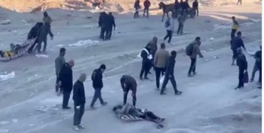 انتظروا المساعدات فباغتتهم إسرائيل.. 12 ضحية في غزة