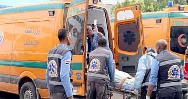 محامية تقفز من الطابق الثاني على سيارتها في الهرم…