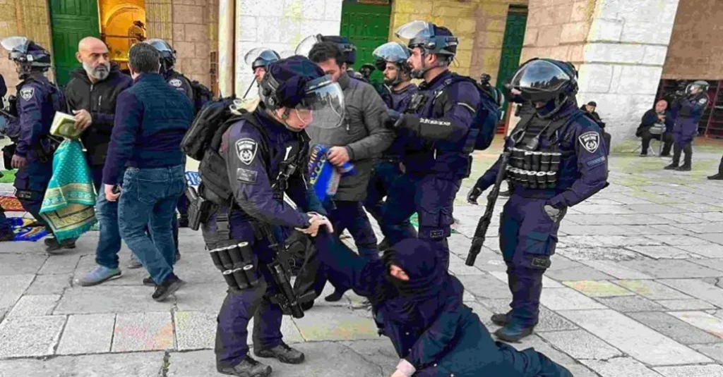 اعتقال 11 ألفا و600 فلسطيني من الضفة الغربية المحتلة…