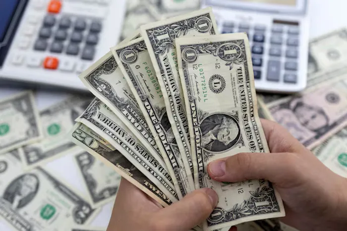الدولار الأسترالي ينخفض والأمريكي يستقر قبل مؤشر أسعار المستهلكين