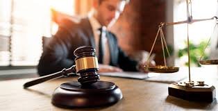 حقوق المتهم بين الضمانات القانونية وأخطاء التطبيق القضائي ؟