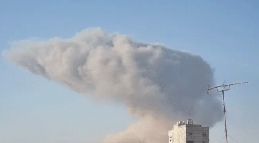 إيران.. سماع دوي انفجارات في مدينة بندر عباس