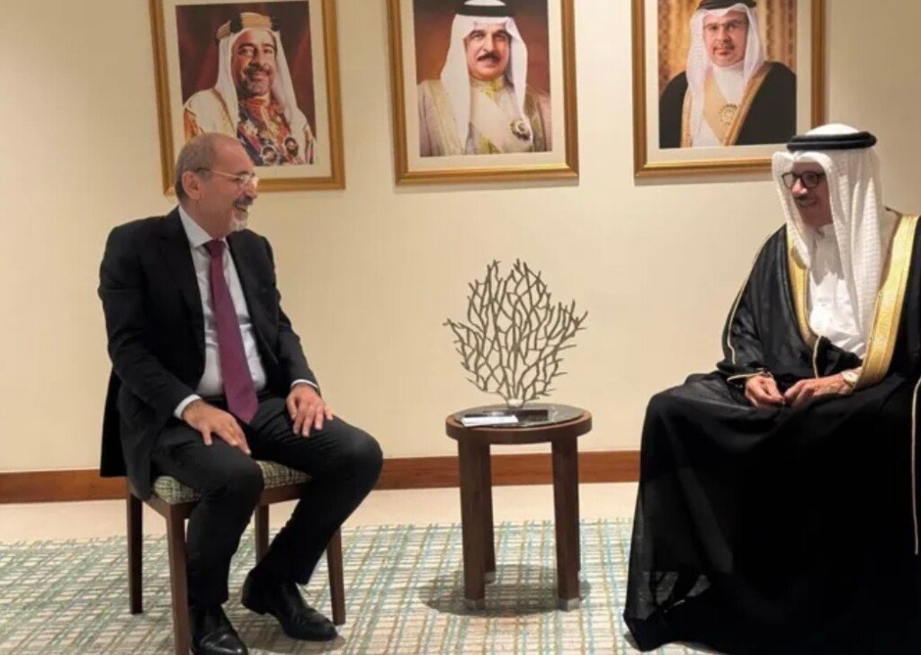 الأردن والبحرين يؤكدان ضرورة ضمان حرية الملاحة في مضيق هرمز