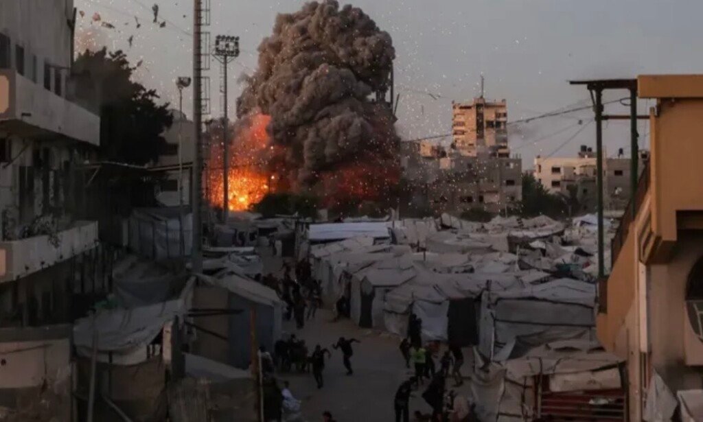 مصابون جراء غارة للاحتلال على حي التفاح بمدينة غزة