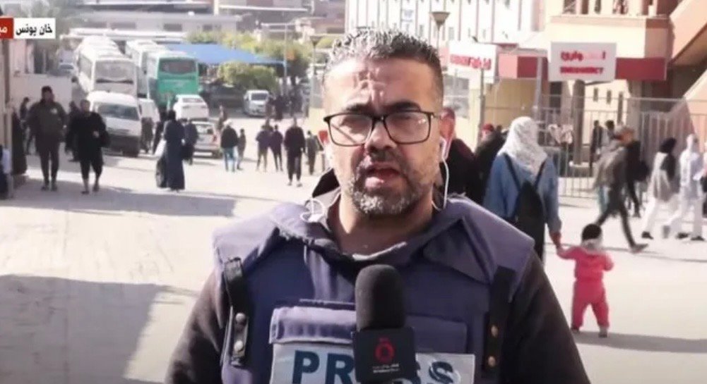 شهود على التاريخ.. صحفيو غزة يروون للقاهرة الإخبارية كيف يعيشون “وأرواحهم على أكفهم”