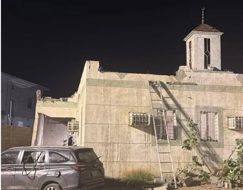 أضرار بـ7 منازل ومركبتين.. هجمات حوثية تصيب 13 سعوديًا