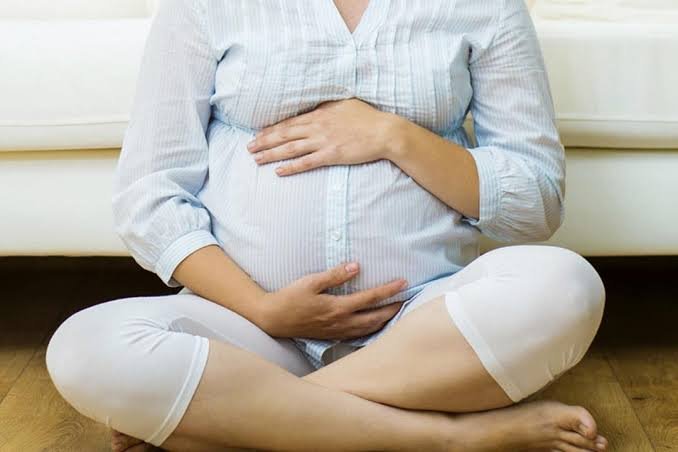 الحمل والرضاعة والإعاقة.. خريطة المستفيدين من تخفيض ساعات العمل وفقًا للقانون