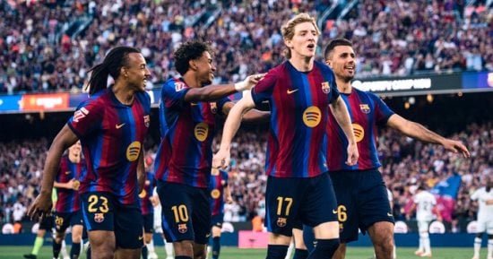 برشلونة يتفوق 5-2 على ريال بيتيس في لا كارتوخا ويصعد صدارة لا ليغا