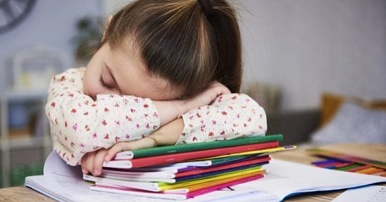 دراسة الصين 2026 توضح تأثير 8 ساعات نوم على أداء 54 ألف طالب