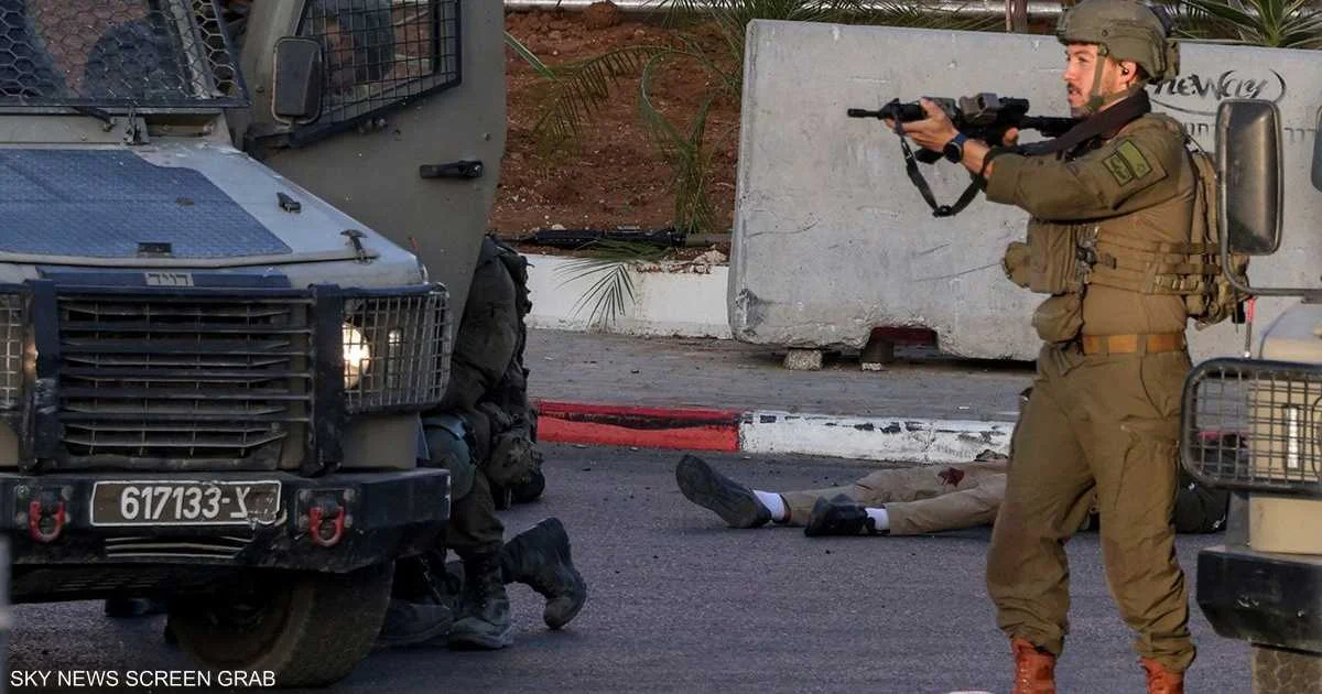 نتنياهو يقرر حصار الخليل وإغلاق الضفة الغربية بعد إصابة 5 أشخاص في هجوم