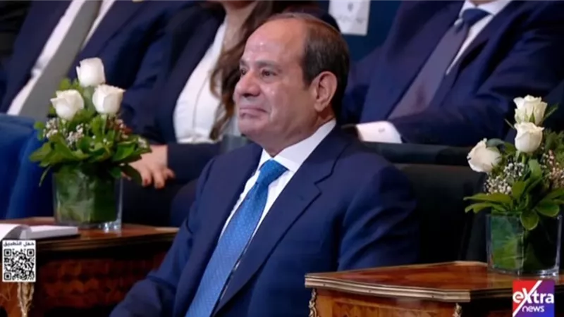السيسي يستعرض تجربة عمدة المنيا ويحدد 20 و30 عاماً لتطوير الدولة