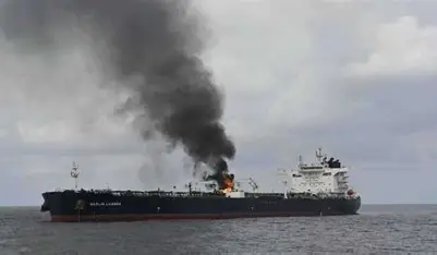 حادث ناقلة نفط قبالة سلطنة عمان.. مخاوف بشأن أمن الملاحة وإمدادات الطاقة