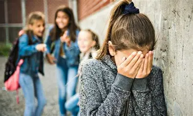 التنمر داخل المدارس في مصر.. كيف تتعامل الأسرة مع الواقعة وما المسارات القانونية المتاحة؟