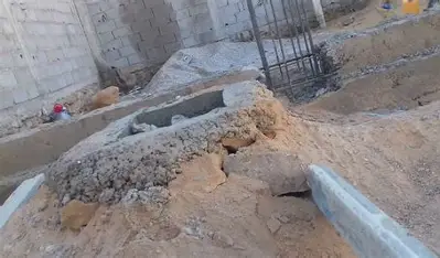 جار بدأ حفر أساسات بجوار منزلك وظهرت تشققات.. ما حقوقك القانونية؟