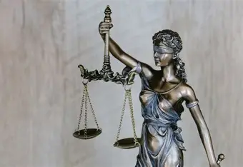 التدخل في الدعوى المدنية 2026.. متى يجوز لشخص من خارج القضية أن يدخل فيها؟