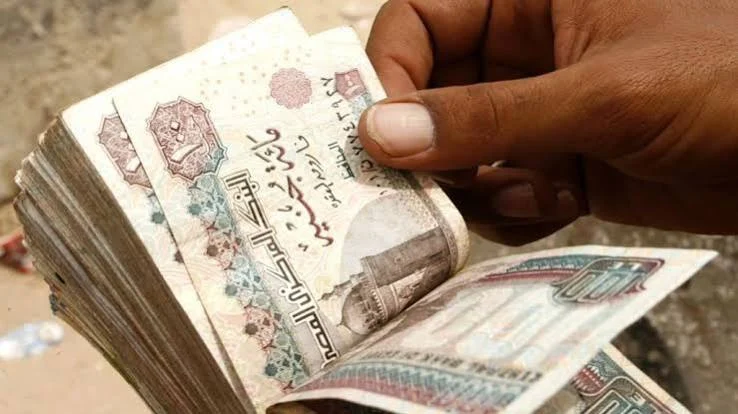 هل بلوغ الأبناء 21 سنة يتسبب في وقف صرف المعاش لهم؟.. القانون يجيب